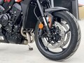 2025 Triumph Street Triple, оранжевый, 1230000 рублей - вид 10