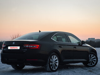 2016 Skoda Superb III, коричневый, 2650000 рублей, вид 3