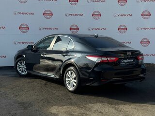 2020 Toyota Camry VIII (XV70), чёрный, 2439000 рублей, вид 3