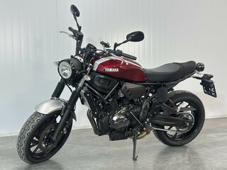 2020 Yamaha XSR700, красный, 719000 рублей, вид 4