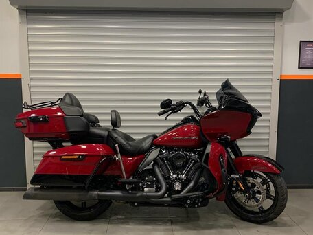 2020 Harley-Davidson Road Glide Limited, пурпурный, 2400000 рублей, вид 2