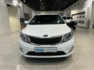 2013 Kia Rio 5-speed III, белый, 800000 рублей, вид 2