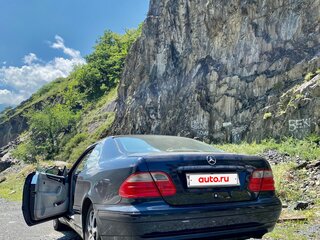 2001 Mercedes-Benz CLK-Класс 200 I (W208) Рестайлинг, синий, 530000 рублей, вид 4