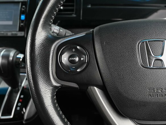 2015 Honda Stepwgn Spada V, белый, 1989000 рублей - вид 17