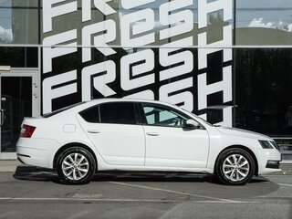 2017 Skoda Octavia III (A7) Рестайлинг, белый, 1485000 рублей, вид 5