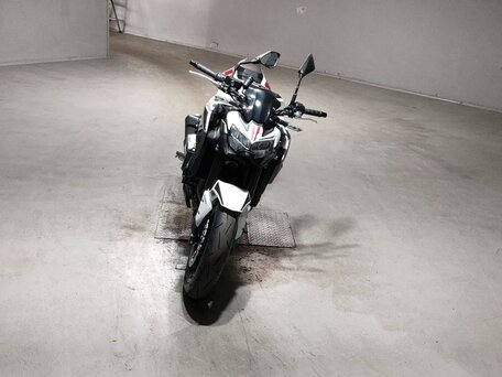 2022 Kawasaki Z 900, белый, 1026000 рублей, вид 4