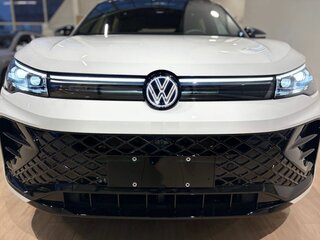 2025 Volkswagen Tiguan L Pro III (China Market), белый, 4950000 рублей, вид 4