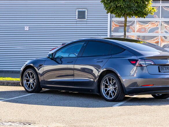2023 Tesla Model 3 I Рестайлинг, серый, 3295000 рублей - вид 9