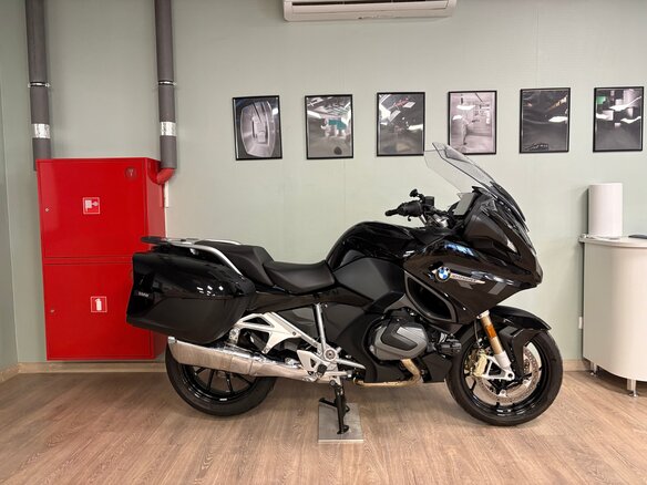 2023 BMW R 1250 RT, чёрный, 3000000 рублей - вид 2