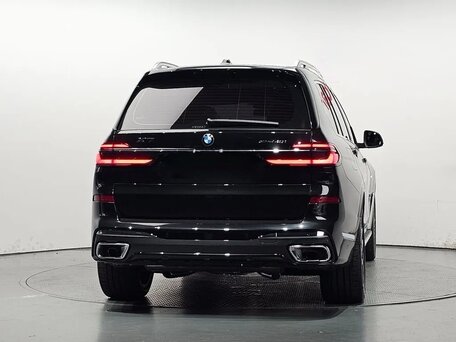 2026 BMW X7 40i I (G07) Рестайлинг, чёрный, 17300000 рублей, вид 3