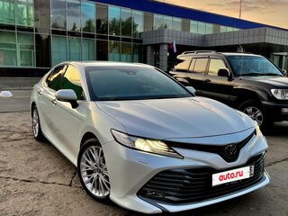 2018 Toyota Camry VIII (XV70), белый, 2450000 рублей, вид 1