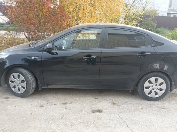 2015 Kia Rio III, чёрный, 1095000 рублей - вид 3