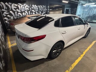 2019 Kia Optima IV Рестайлинг, белый, 2000000 рублей, вид 5