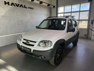 2018 Chevrolet Niva I Рестайлинг, белый, 839000 рублей, вид 1