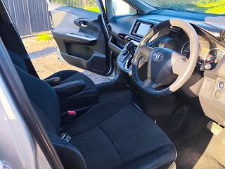 2010 Toyota Wish II, серебристый, 750000 рублей, вид 5