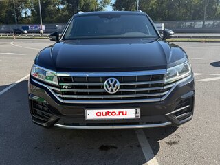 2019 Volkswagen Touareg III, чёрный, 4600000 рублей, вид 3