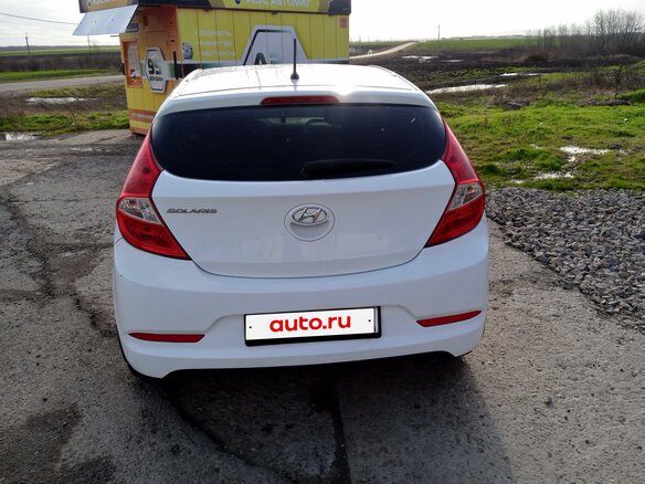 2016 Hyundai Solaris I Рестайлинг, белый, 800000 рублей - вид 1