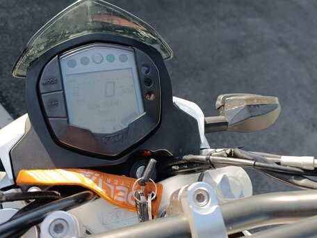 2013 KTM 390 Duke, белый, 260000 рублей, вид 2