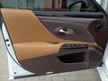 2018 Lexus ES 300h VII, белый, 4200000 рублей - вид 4