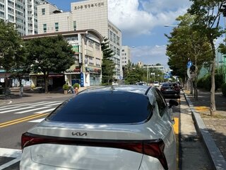 2024 Kia K5 III Рестайлинг, белый, 2750000 рублей, вид 2