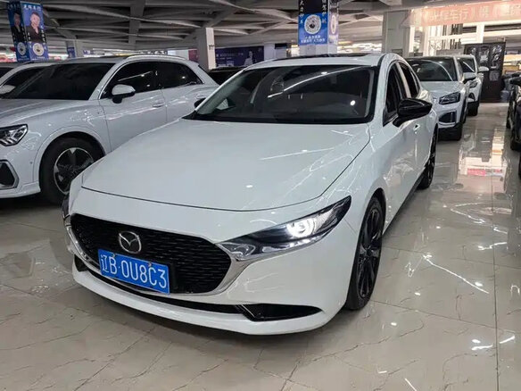 2022 Mazda 3 Axela IV (BP), белый, 1405000 рублей - вид 3
