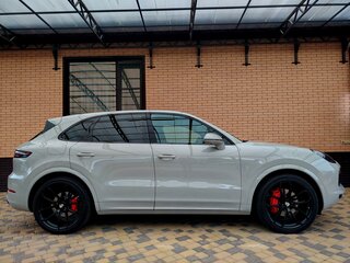 2020 Porsche Cayenne III, серый, 7850000 рублей, вид 5