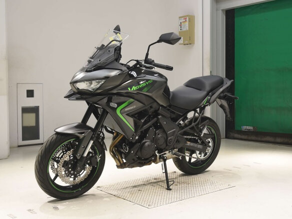 2025 Kawasaki Versys 650, чёрный, 910000 рублей - вид 3