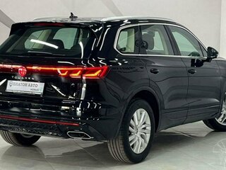2025 Volkswagen Touareg III Рестайлинг, чёрный, 7899000 рублей, вид 5