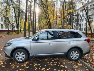 2017 Mitsubishi Outlander III Рестайлинг 2, серебристый, 1670000 рублей, вид 2