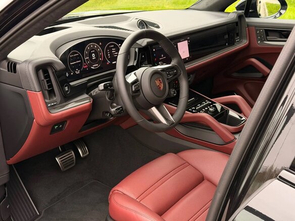 2026 Porsche Cayenne GTS Coupé III Рестайлинг, чёрный, 25700000 рублей - вид 16