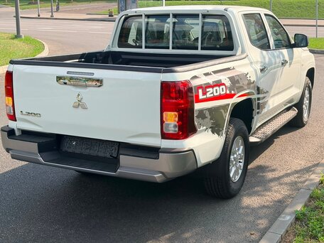 2025 Mitsubishi L200 VI, белый, 4680000 рублей, вид 3