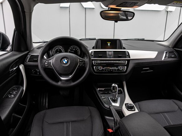 2018 BMW 1 серии 118i II (F20/F21) Рестайлинг 2, синий, 1650000 рублей - вид 5
