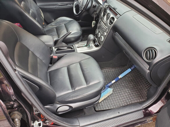 2005 Mazda 6 I (GG), фиолетовый, 245000 рублей - вид 4