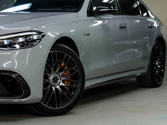 2024 Mercedes-Benz S-Класс AMG 63 e AMG Long IV (W223), серый - вид 2