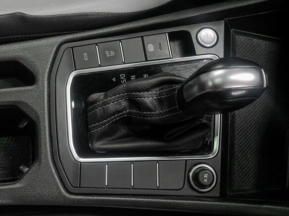 2020 Volkswagen Jetta 6-speed VII, оранжевый, 1999900 рублей - вид 18