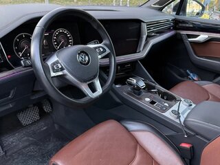 2019 Volkswagen Touareg III, белый, 6700000 рублей, вид 3