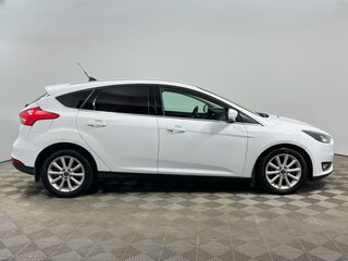 2017 Ford Focus III Рестайлинг, белый, 1275000 рублей, вид 5