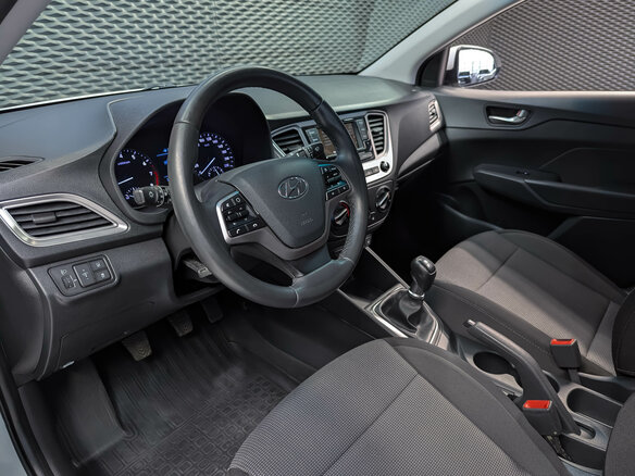 2019 Hyundai Solaris II, белый, 999000 рублей - вид 9