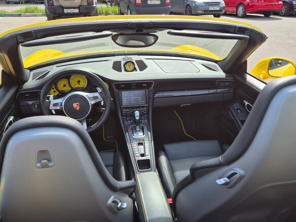2015 Porsche 911 Turbo VII (991), жёлтый, 13900000 рублей - вид 13