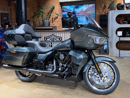 2026 Harley-Davidson Road Glide Limited, серый, 4950000 рублей, вид 3