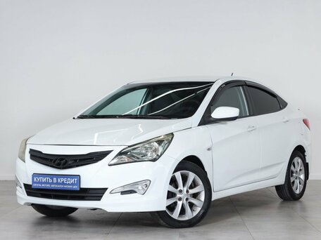 2015 Hyundai Solaris I Рестайлинг, белый, 899000 рублей, вид 3