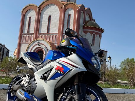 2008 Suzuki GSX-R 1000, белый, 1000055 рублей, вид 2