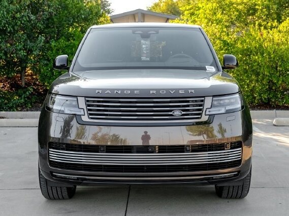 2026 Land Rover Range Rover P615 MHEV Long V, зелёный, 31273020 рублей - вид 1