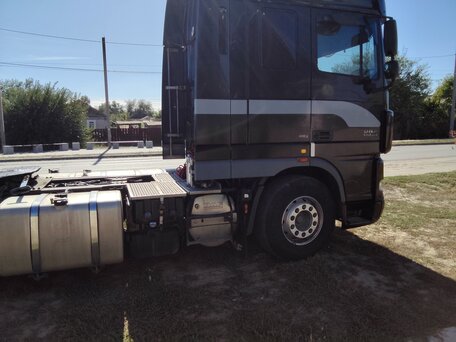 2008 DAF XF 105, чёрный, 2800000 рублей, вид 2