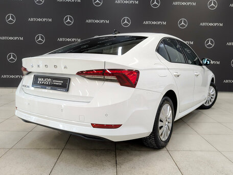 2021 Skoda Octavia IV (A8), белый, 2185000 рублей, вид 5
