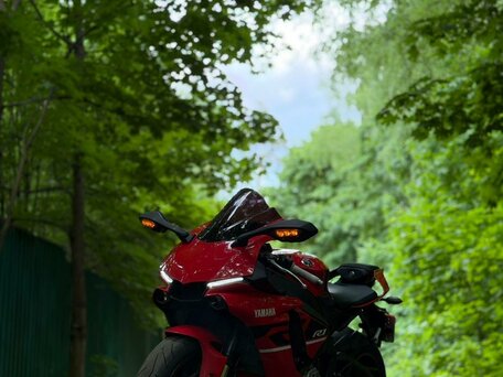 2019 Yamaha YZF-R1, красный, 1500000 рублей, вид 1