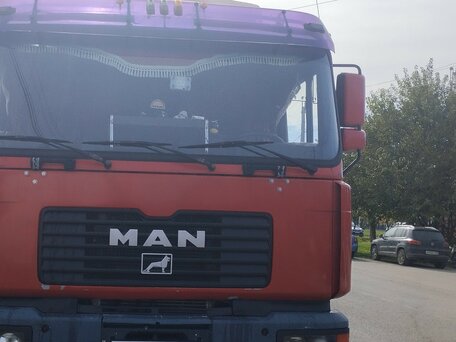 2000 MAN 19, красный, 1150000 рублей, вид 2