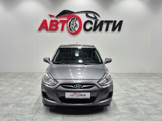2013 Hyundai Solaris I, серый, 745000 рублей, вид 2
