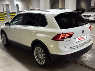 2017 Volkswagen Tiguan II, белый, 1701230 рублей, вид 4