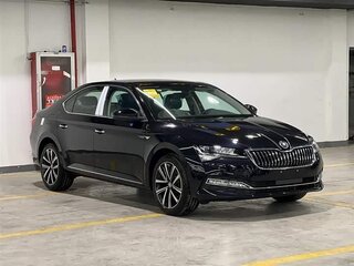 2025 Skoda Superb III Рестайлинг, чёрный, 4381766 рублей, вид 3
